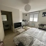 Studio 20m2 stationnement gratuit wifi 4 rue proudhon